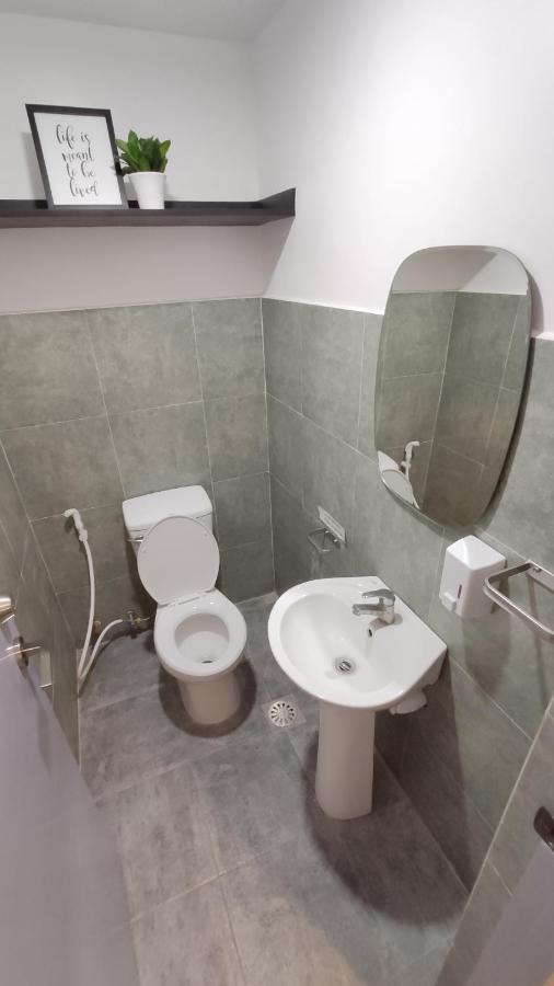 Hostel Nomad's Hub - Value Co-living *
