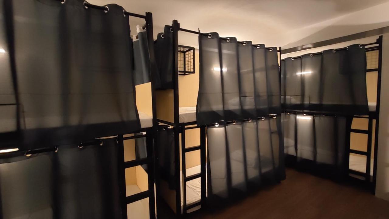Nomad's Hub - Value Co-living Hostel Cebu