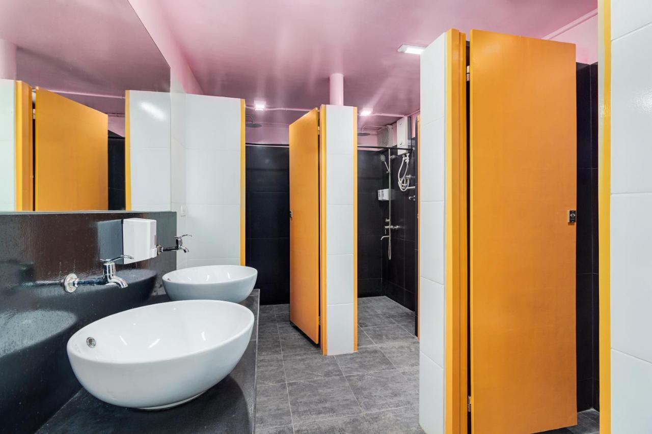 Nomad's Hub - Value Co-living Hostel *