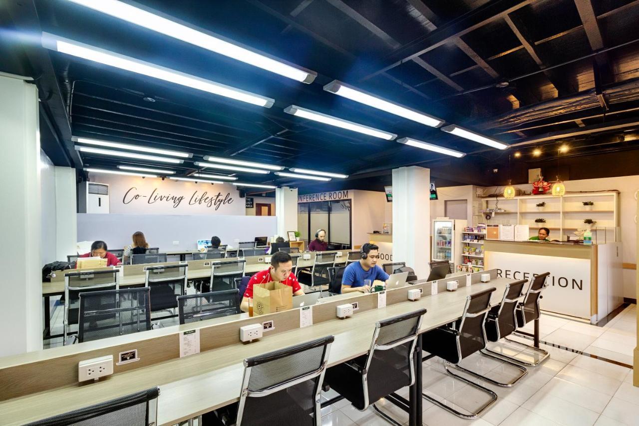 Nomad's Hub - Value Co-living Hostel *