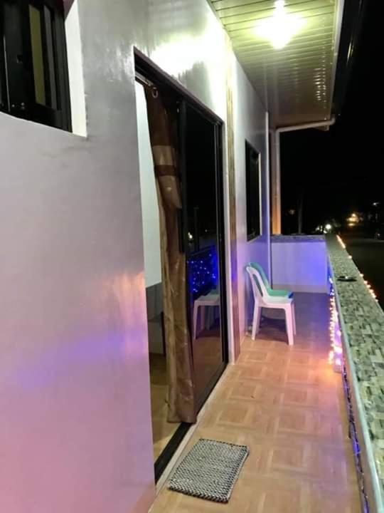Rosita's By The Road * Moalboal