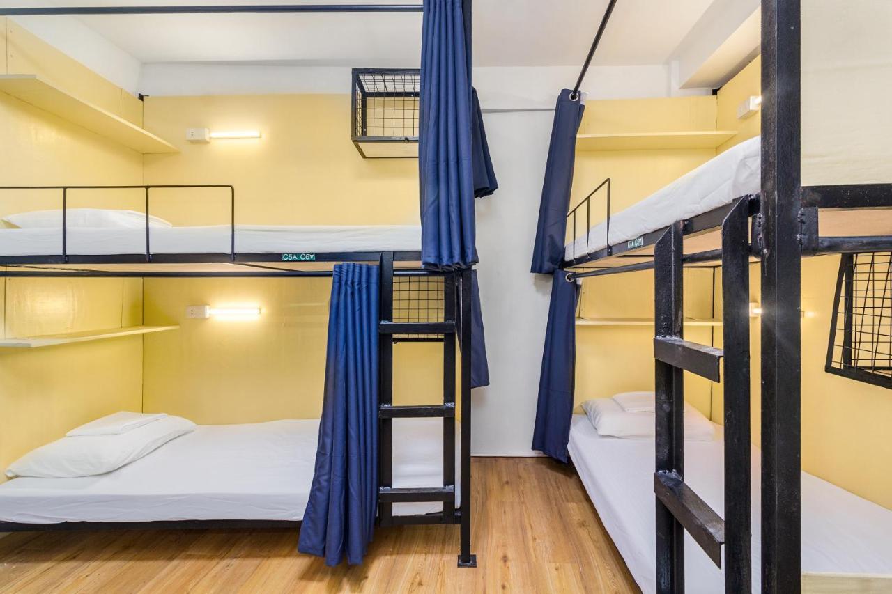 Nomad's Hub - Value Co-living Hostel *
