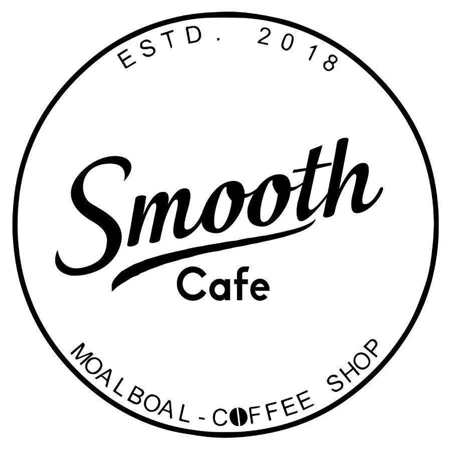 Hostel Smooth Cafe, Cocktail Bar & Moalboal
