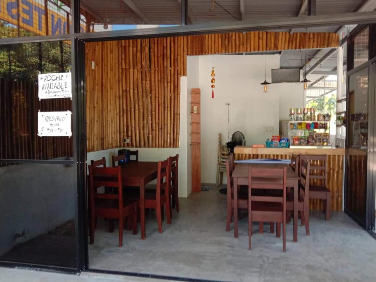 Lr And Cafe *