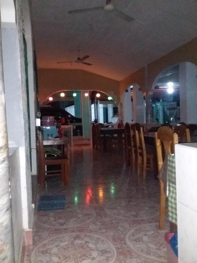Rosita's By The Road *