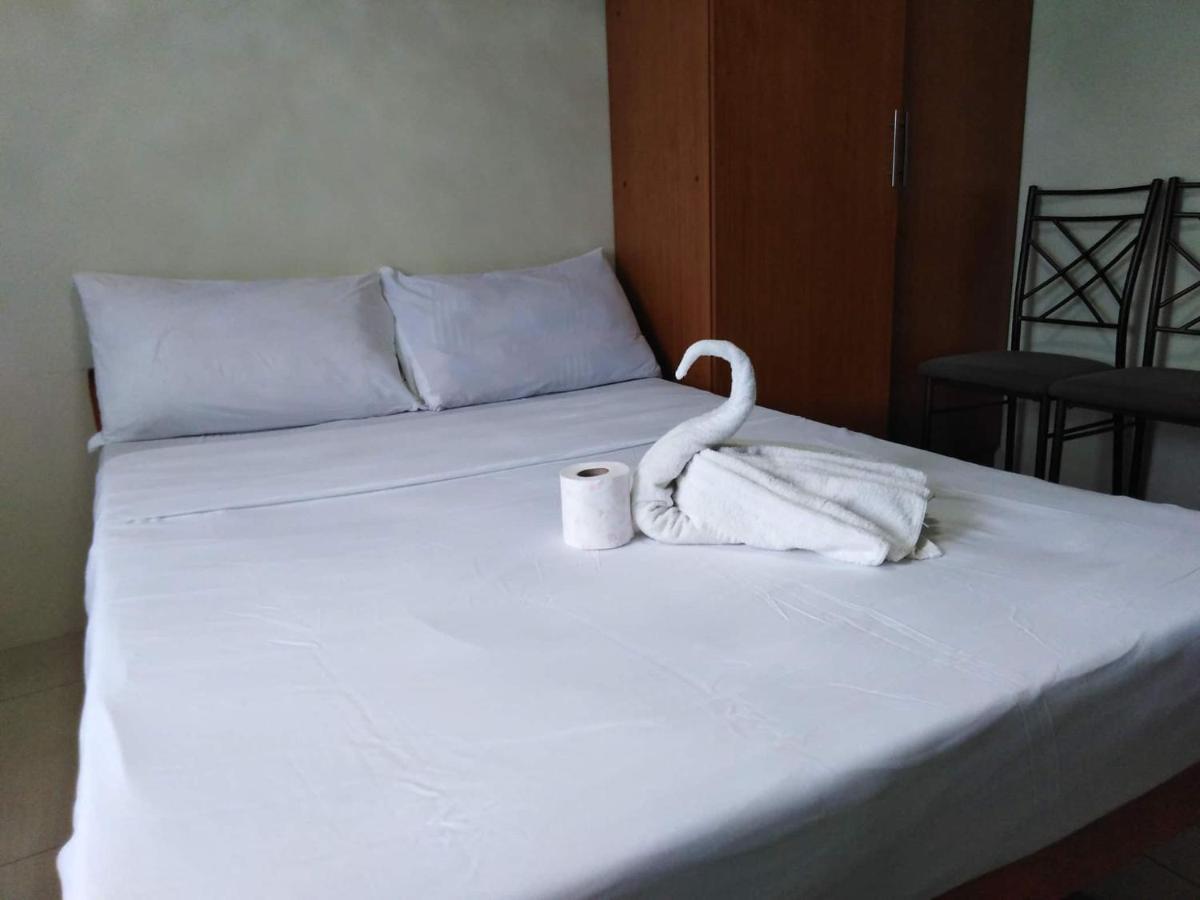 Horizon 101 A6 Beside Mango Bar,robinson Mall,free Pool,wifi,kitchen Aparthotel Cebu