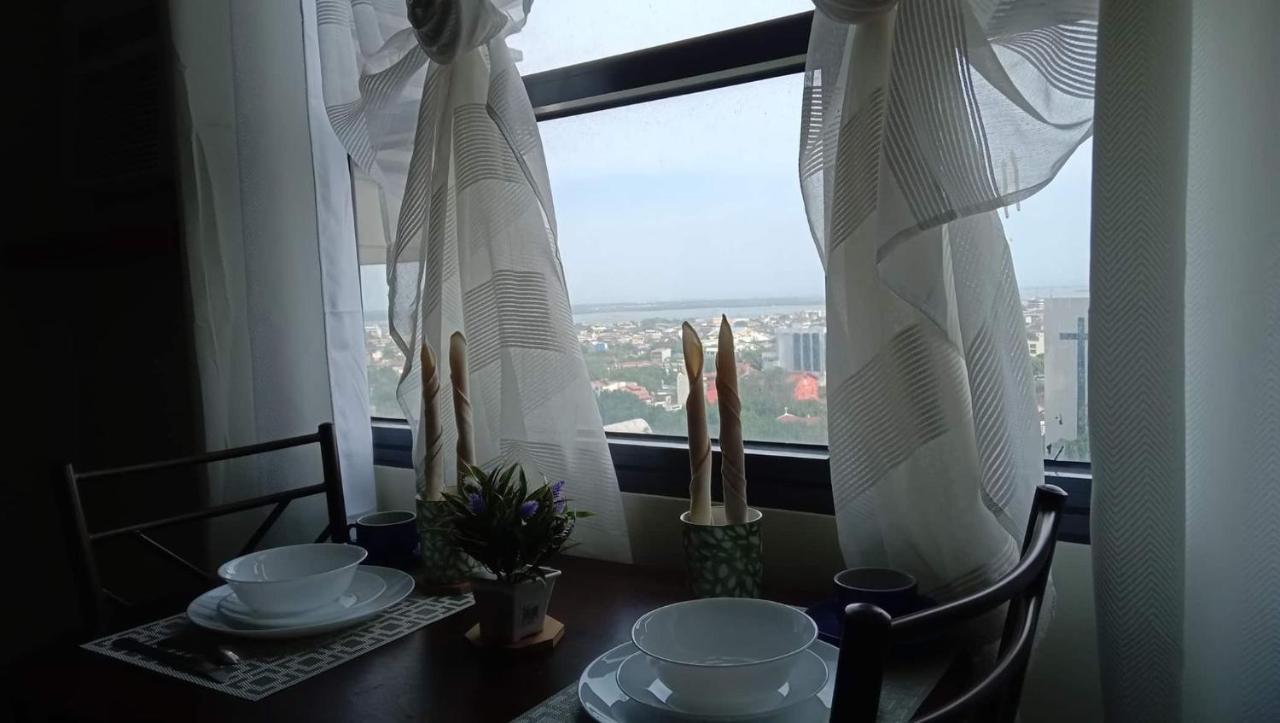 Horizon 101 A6 Beside Mango Bar,robinson Mall,free Pool,wifi,kitchen Aparthotel Cebu