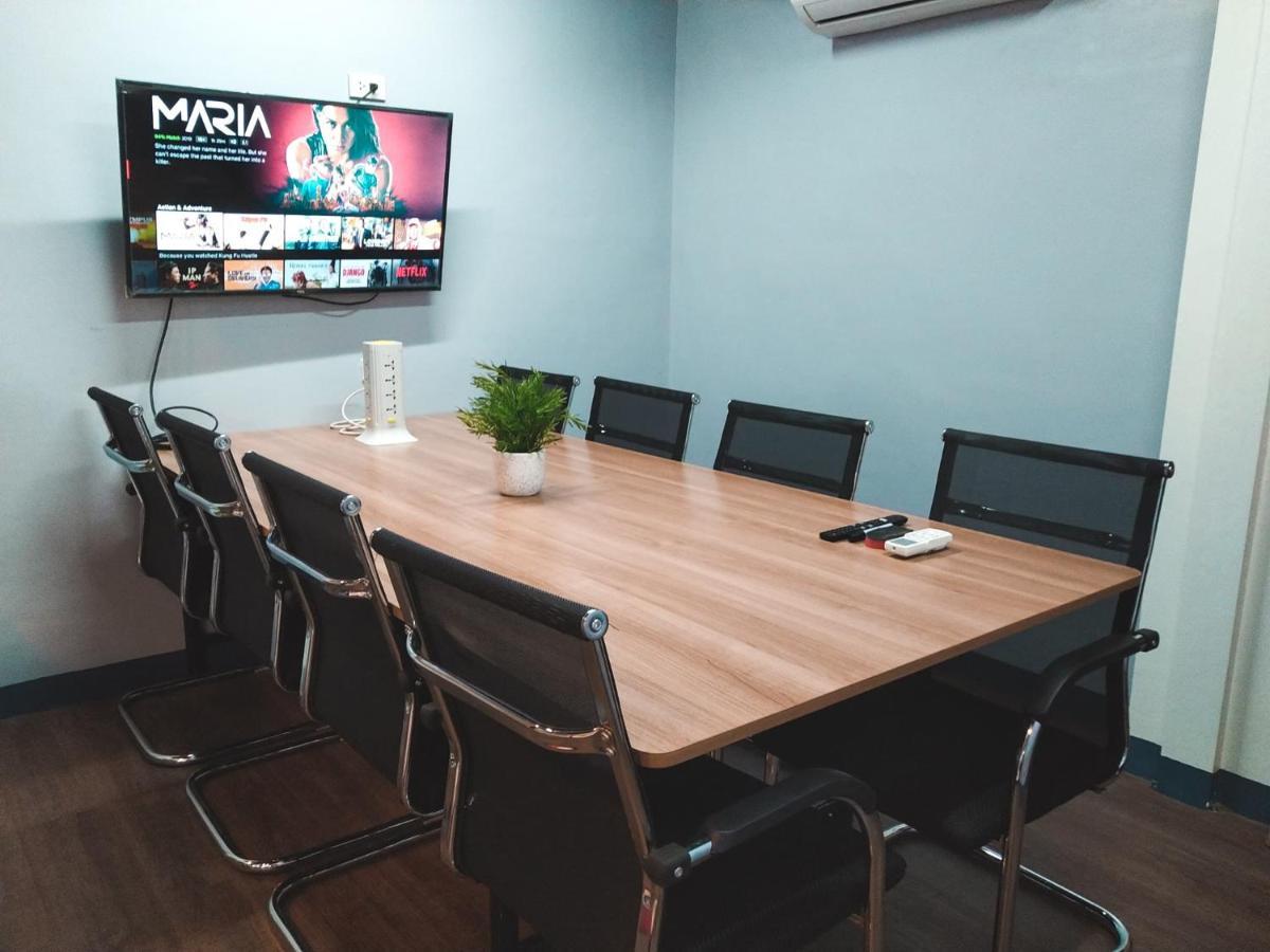Nomad's Hub - Value Co-living Hostel