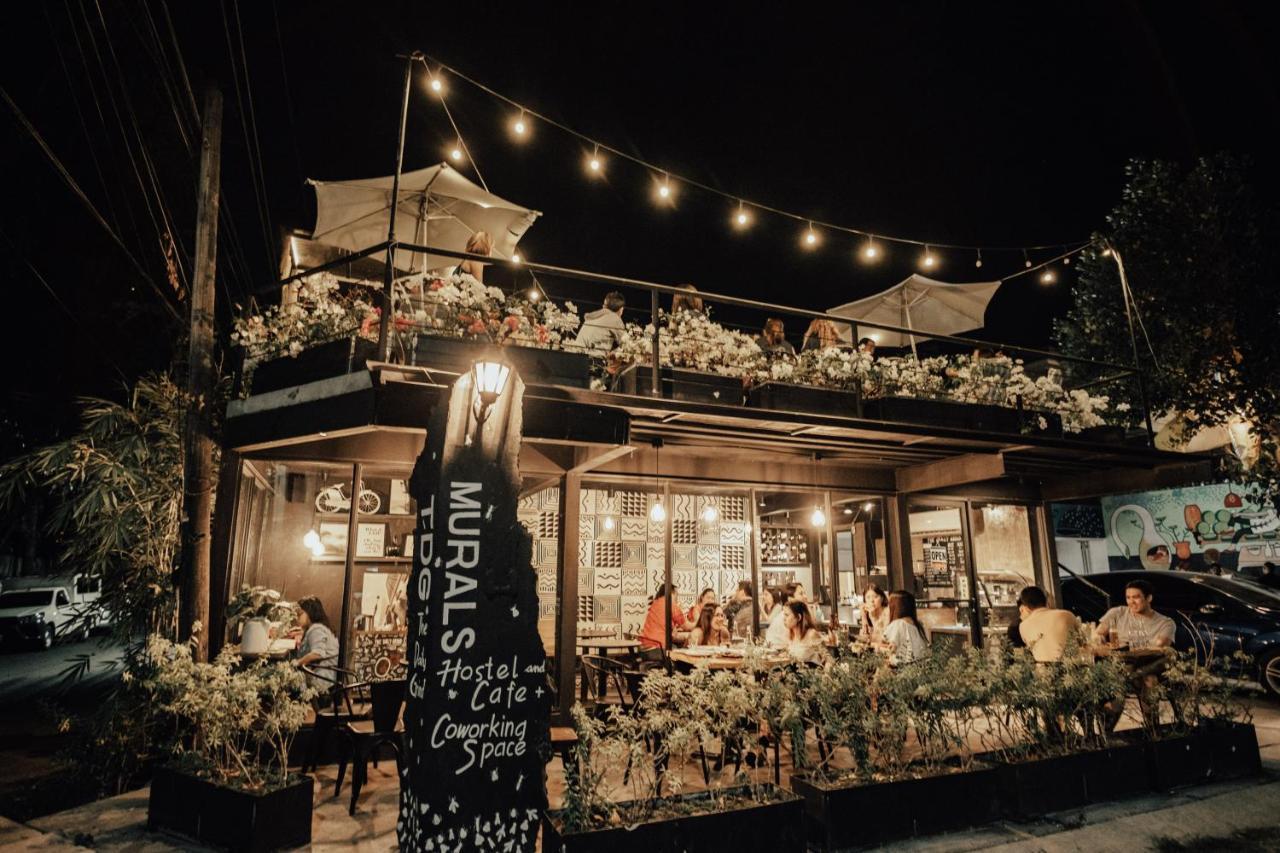 Murals And Cafe Hostel