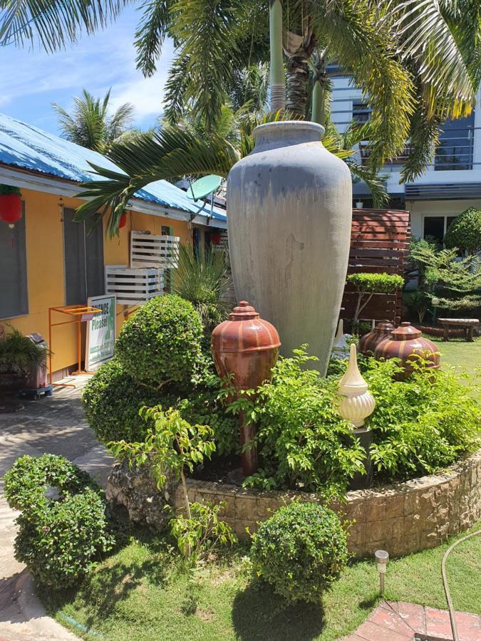 L & M Hearthstones Inn Oslob