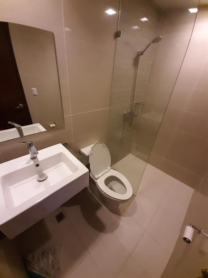 Apartment One Bedroom Unit, One Manchester Place, Mactan Cebu