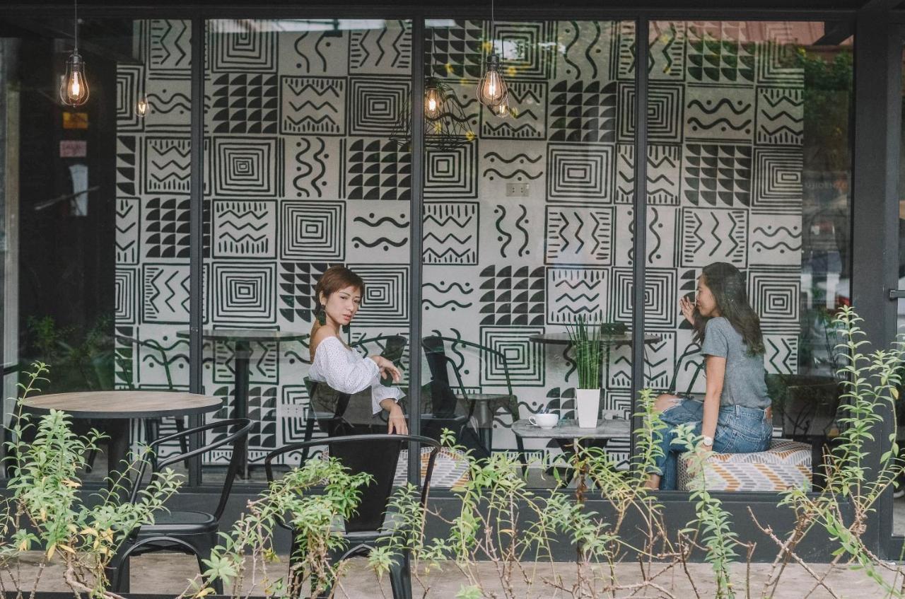 Murals And Cafe Hostel Cebu