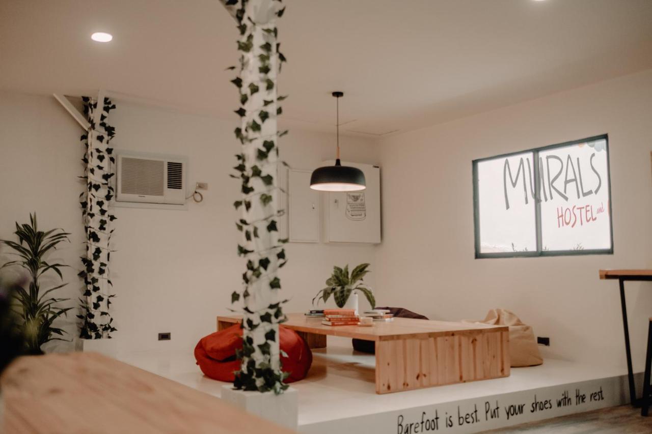 Hostel Murals And Cafe *