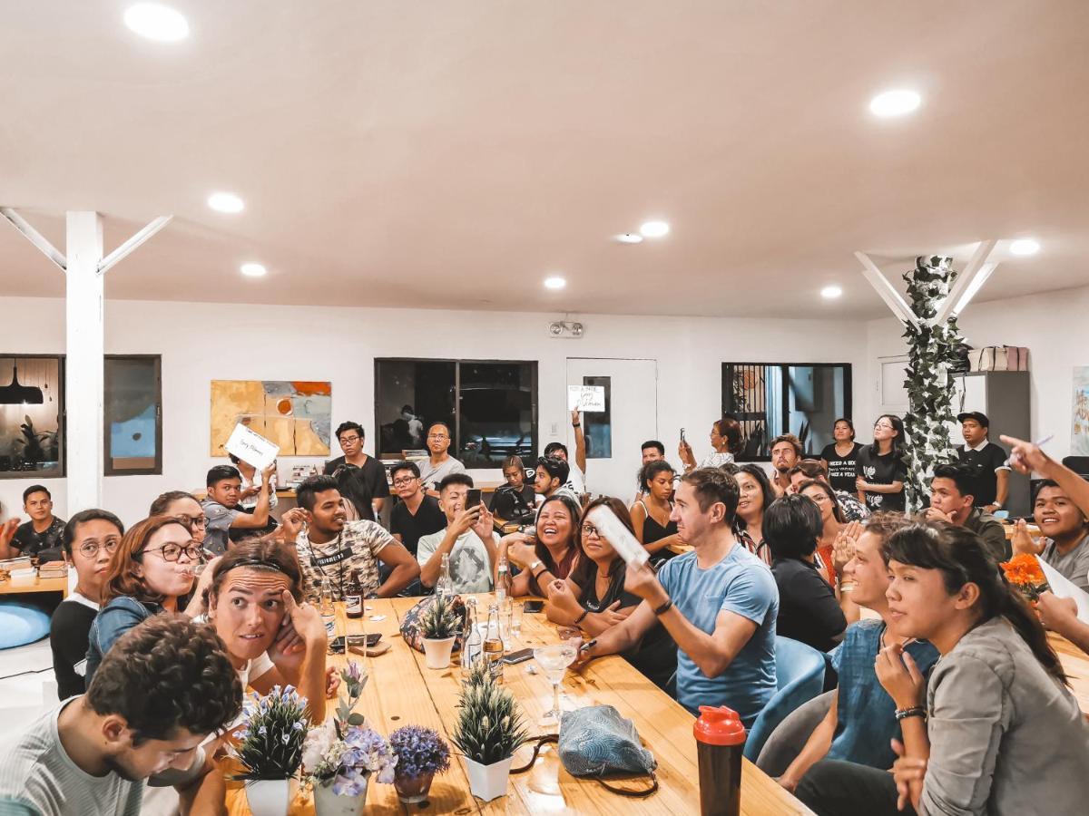Murals And Cafe * Cebu