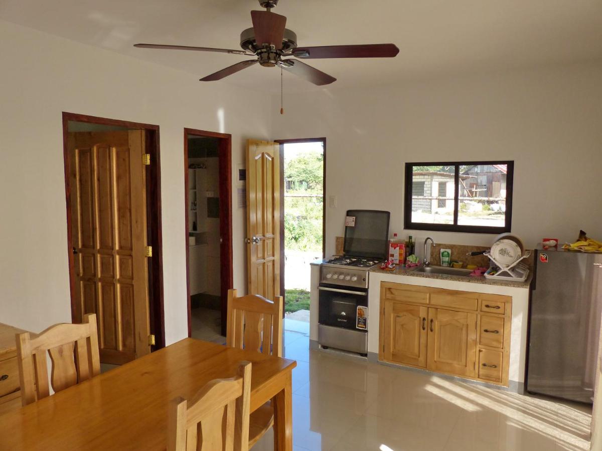 bahay-panuluyan Beyond Island *