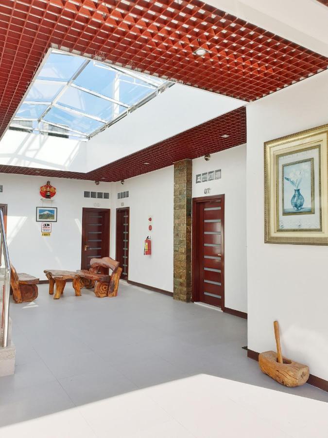 Mj House *