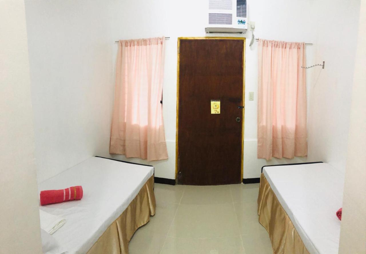Hostel Lr And Cafe