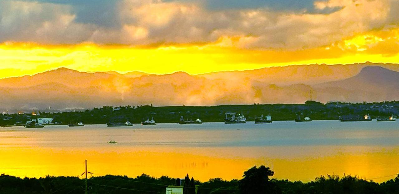 Mactan Newtown - New Modern With Ocean View Apartment