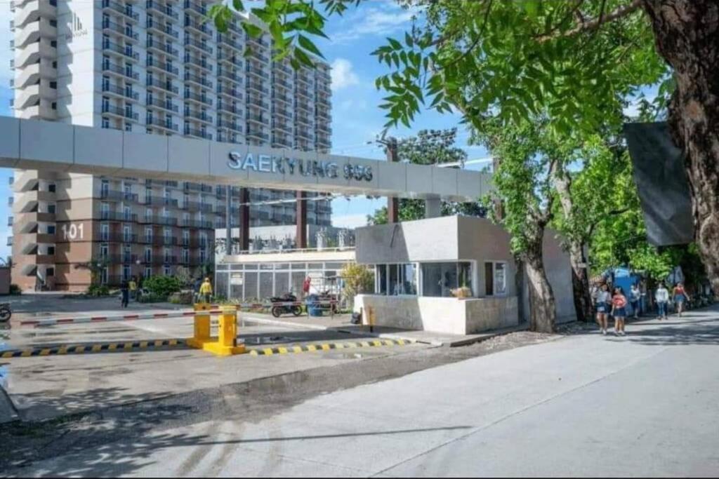 Cozy Unit Near Mactan Airport Furnish With Wifi, Netflix, Pool * Lapu-Lapu City