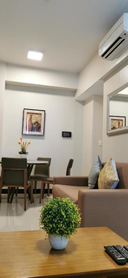 Mactan Newtown Deluxe Island Breeze Apartment *