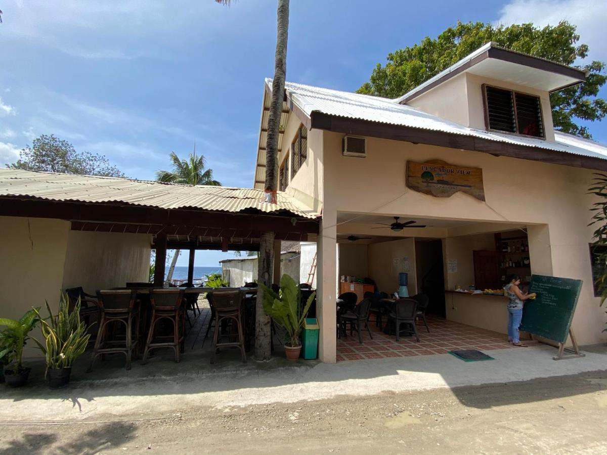 Resort Pescador View - Beachfront & By The Ocean Hostels & Restaurant Moalboal *