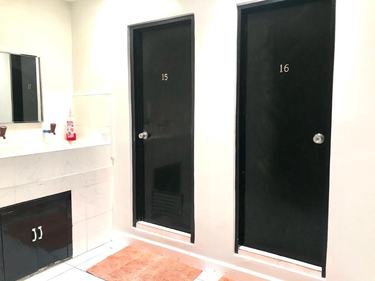 Hostel Halfway House Mactan Cebu Airport