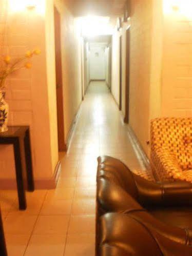 Hotel Reddoorz At La Maria And Tourist