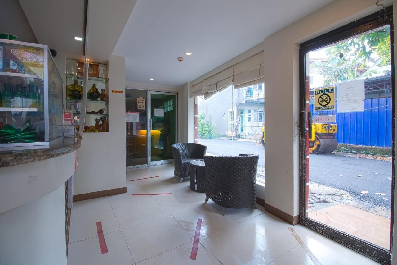 Vaccinated Staff-oyo 655 Mambaling Hotel Cebu