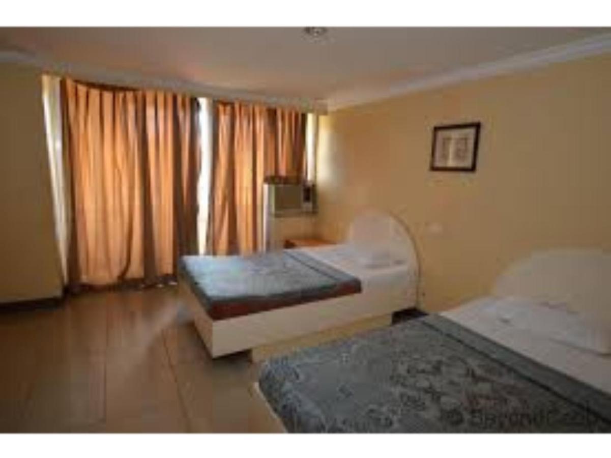Hotel Oyo 672 Capitol Tourist Cebu