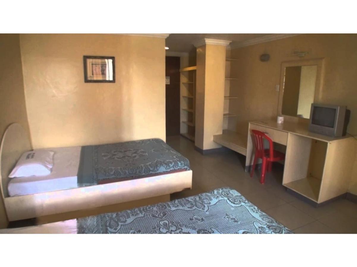 Oyo 672 Capitol Tourist Hotel Cebu