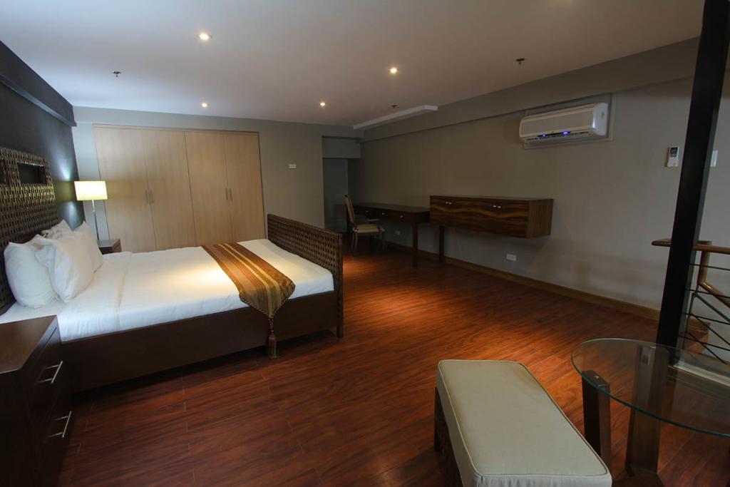 Crown Regency & Towers 4*