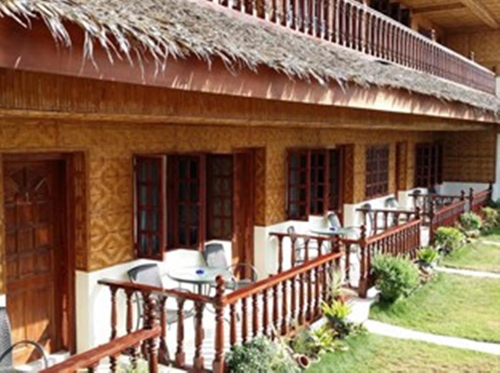 Resort Coucou Bar And Restaurant