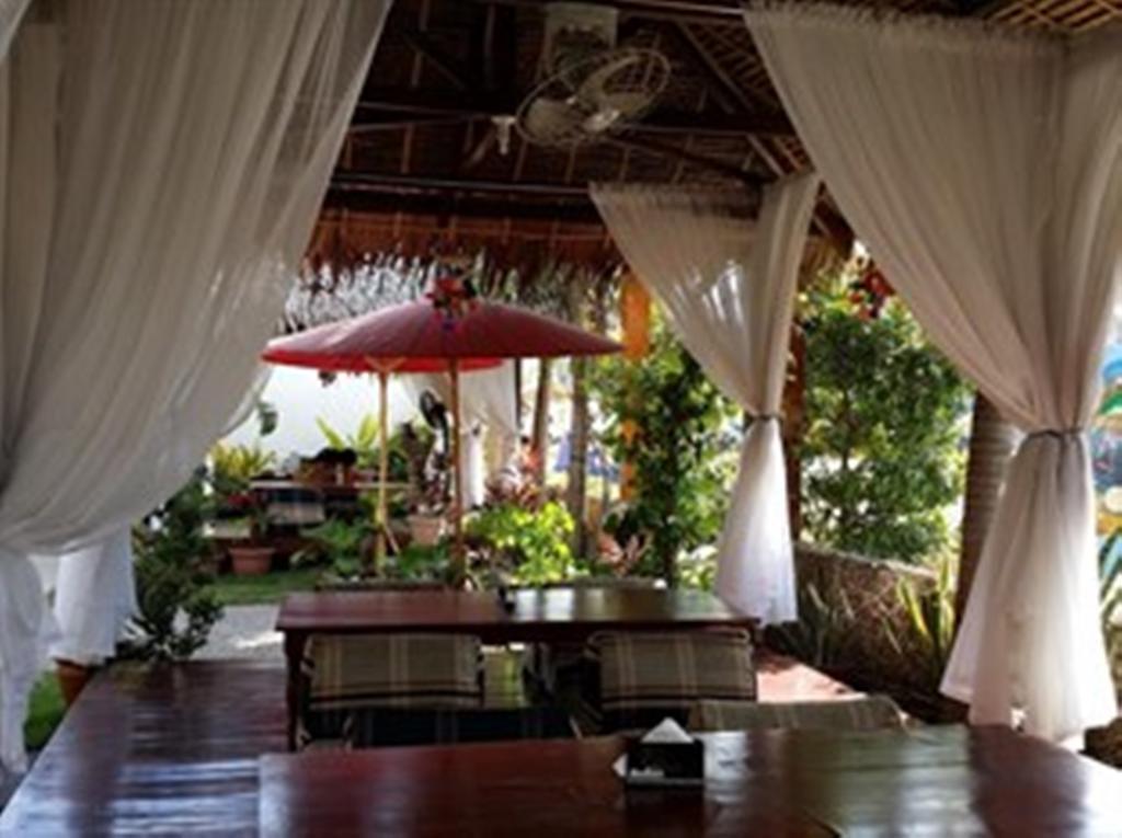 Coucou Bar And Restaurant Resort