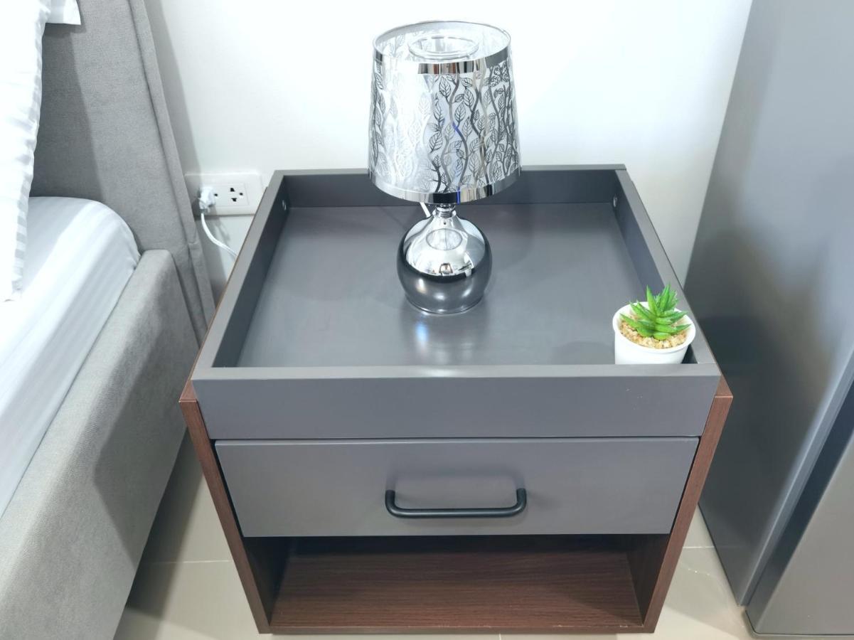 Cozy Unit Near Mactan Airport Furnish With Wifi, Netflix, Pool