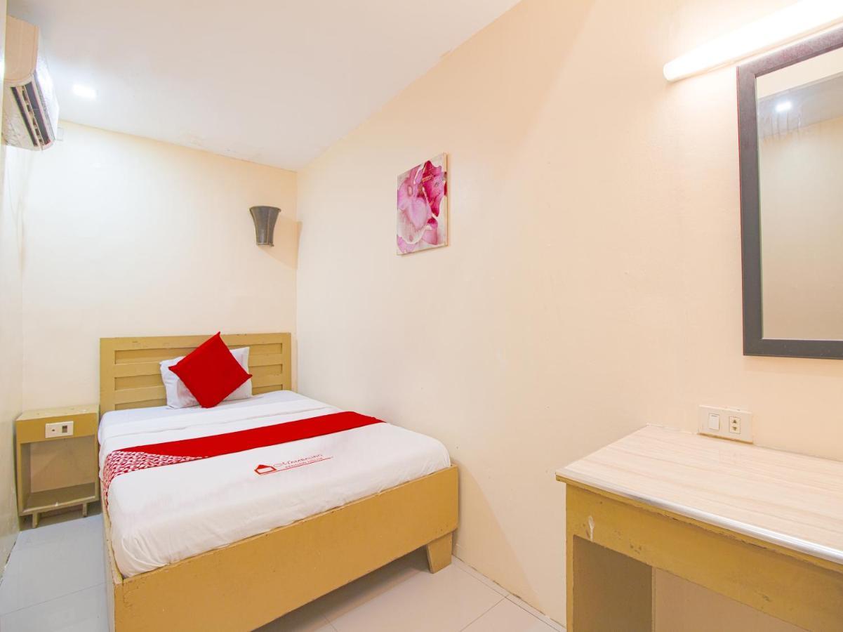 Hotel Vaccinated Staff-oyo 655 Mambaling 3*
