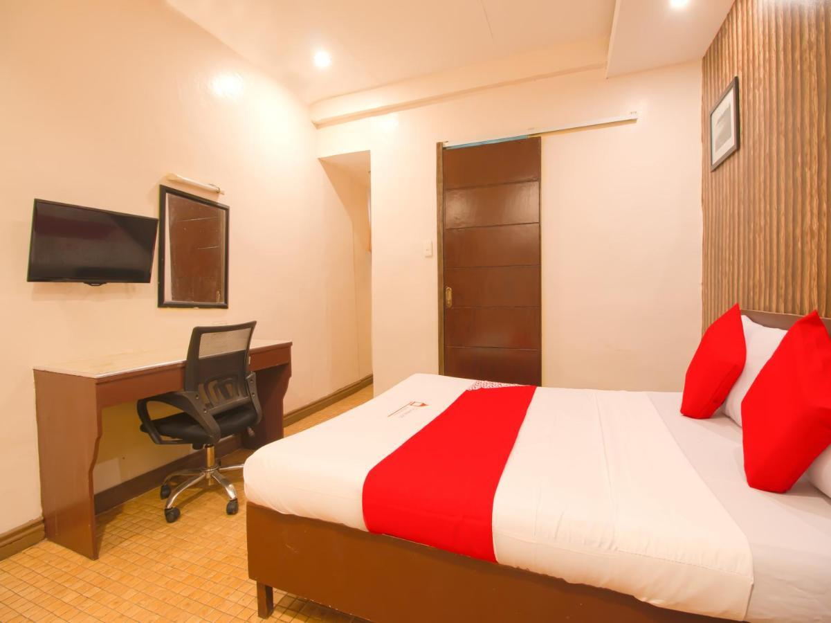 Vaccinated Staff-oyo 655 Mambaling Hotel 3*