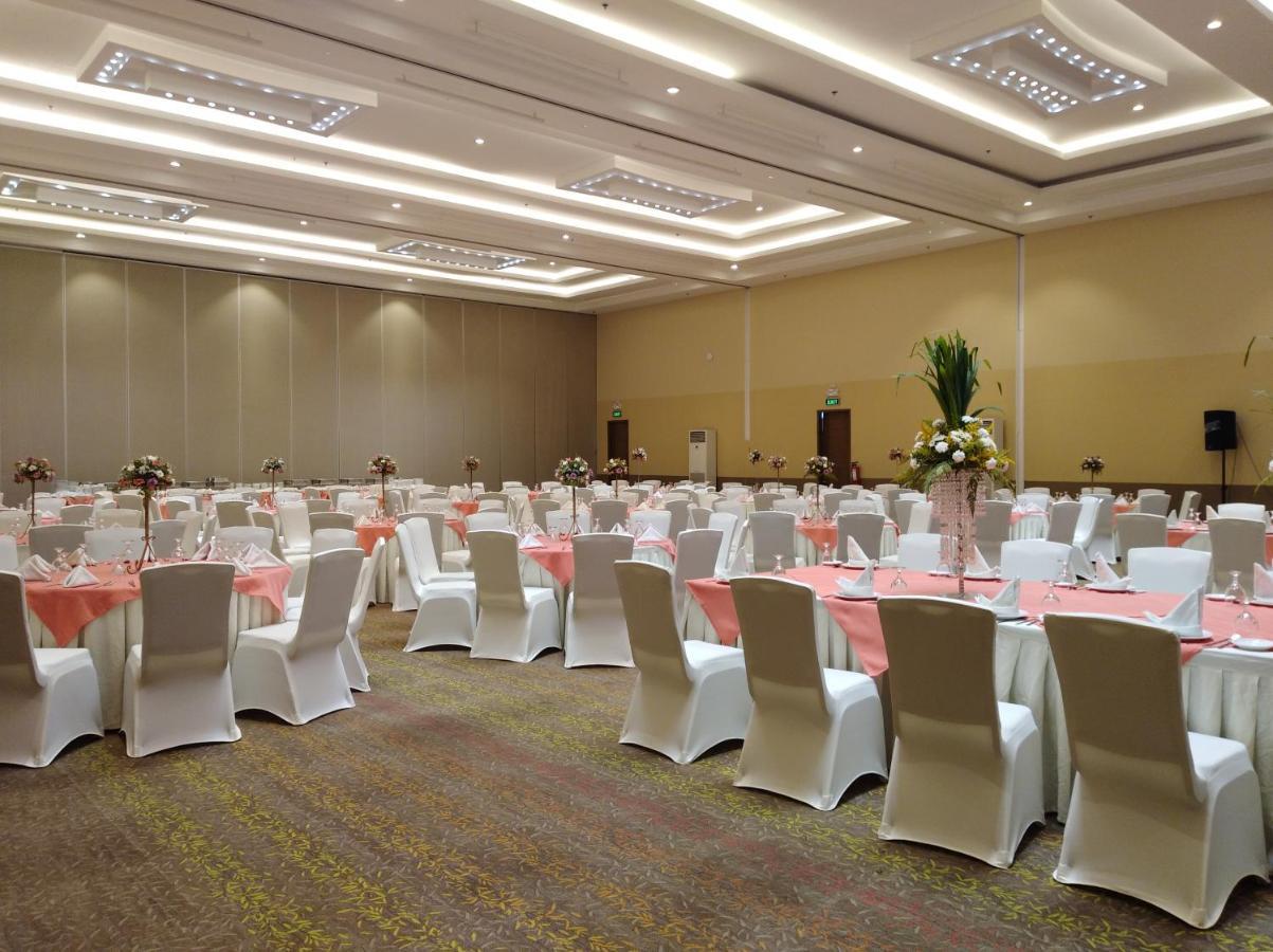 Hotel Golden Peak & Powered By Cocotel