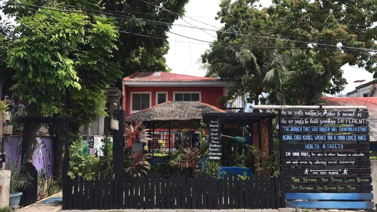 Casa Isabel Hostel *