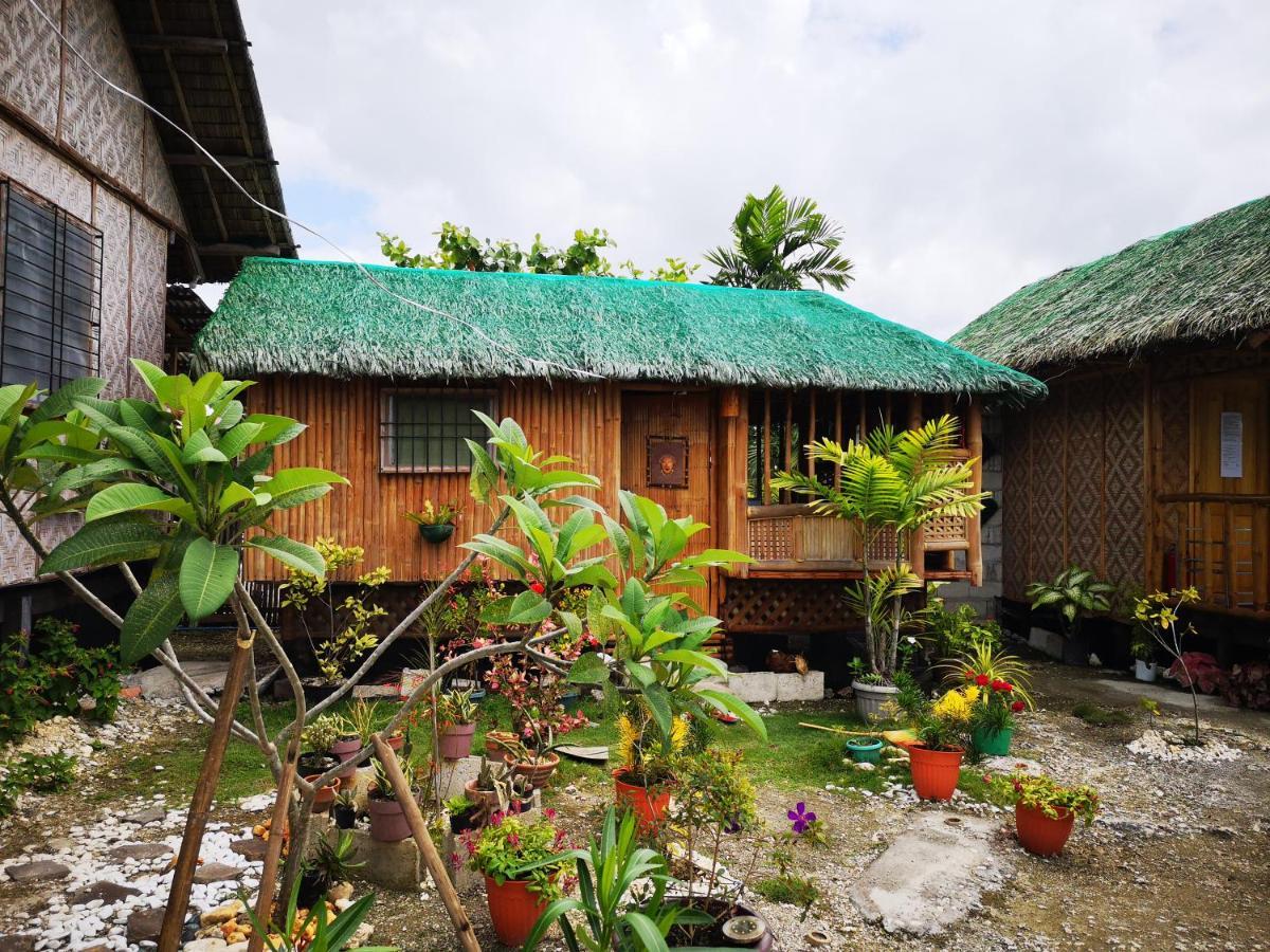 Hostel Titanic's Nipa Hut *