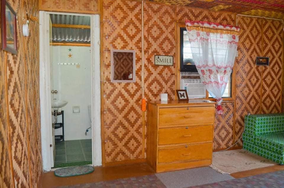 Hostel Titanic's Nipa Hut