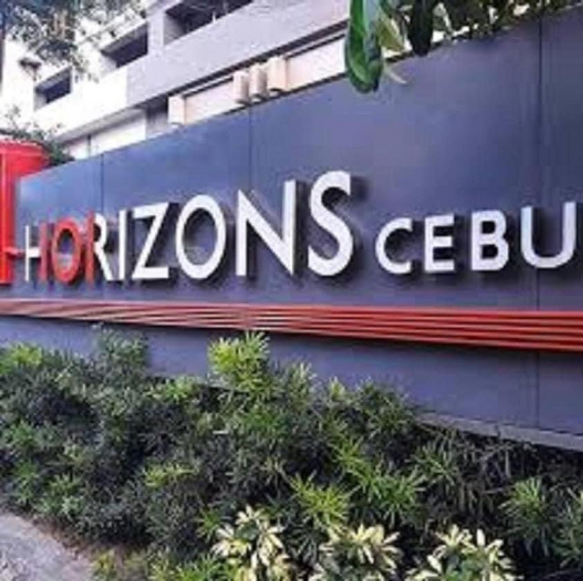 Horizon 101 A1 Shortwalk Robinson Mall Mango Square Bars Free Pool Apartment