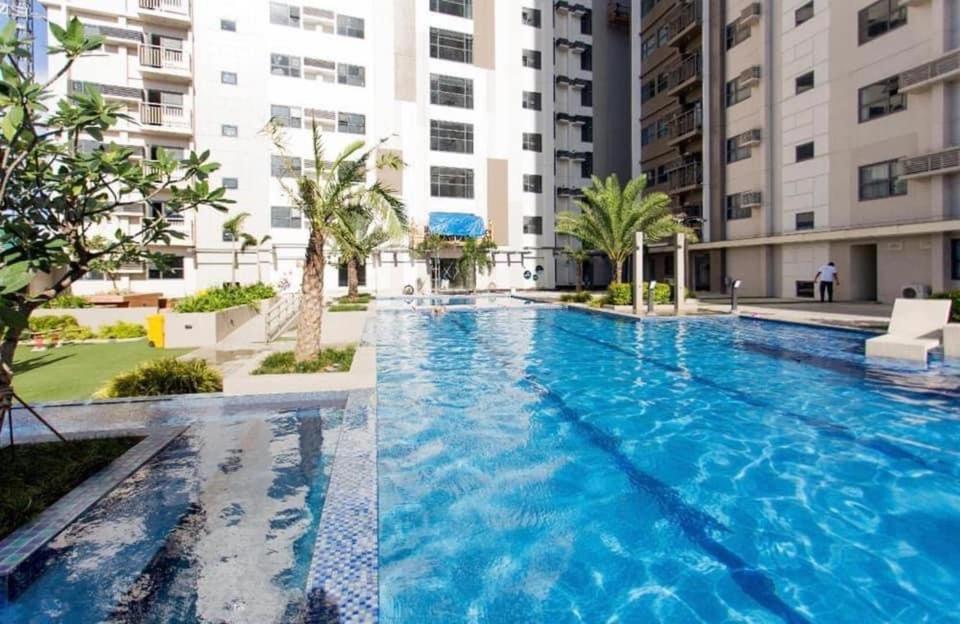 Horizon 101 A1 Shortwalk Robinson Mall Mango Square Bars Free Pool * Cebu