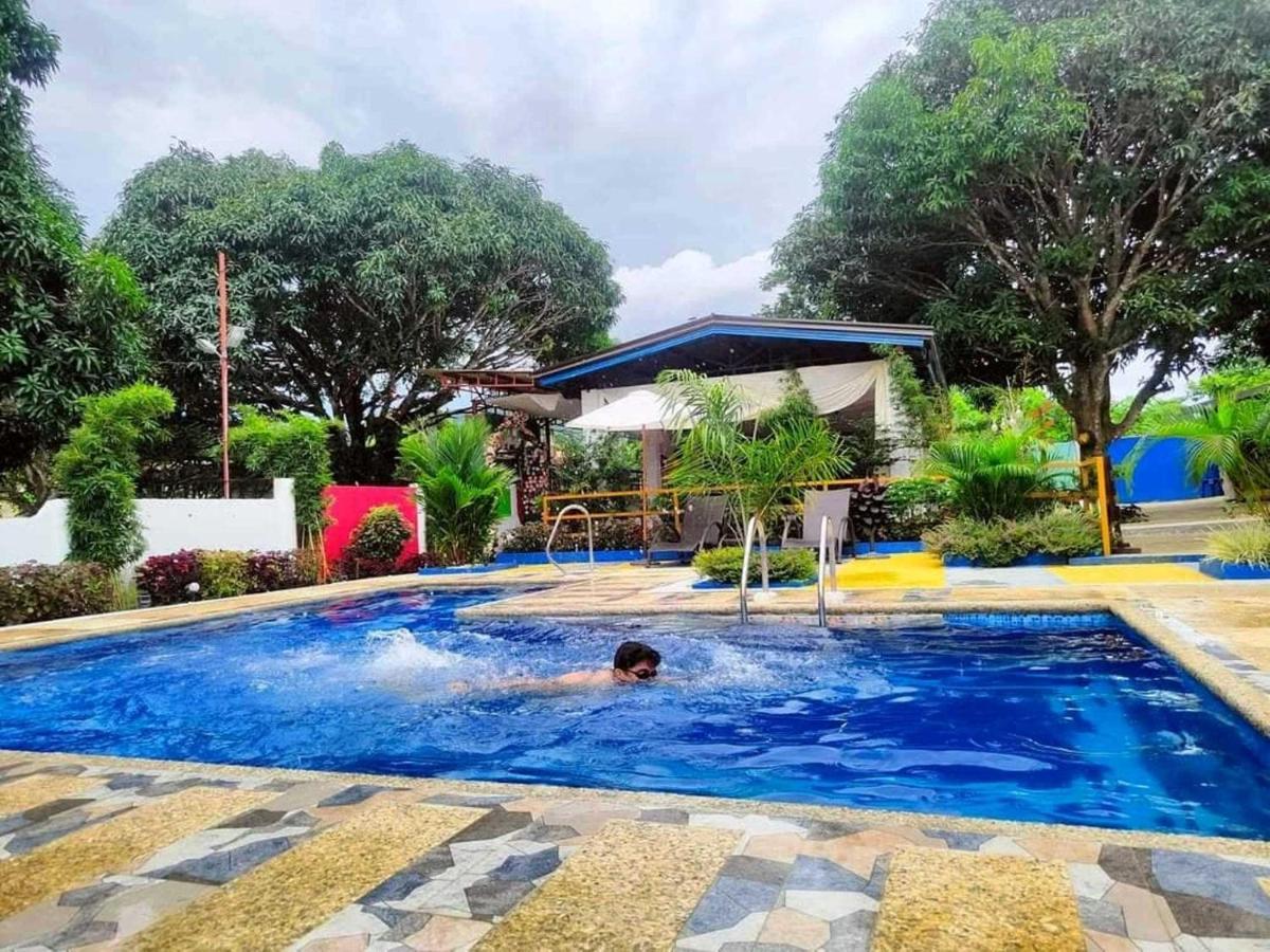 Susane Bed & Breakfast Balamban