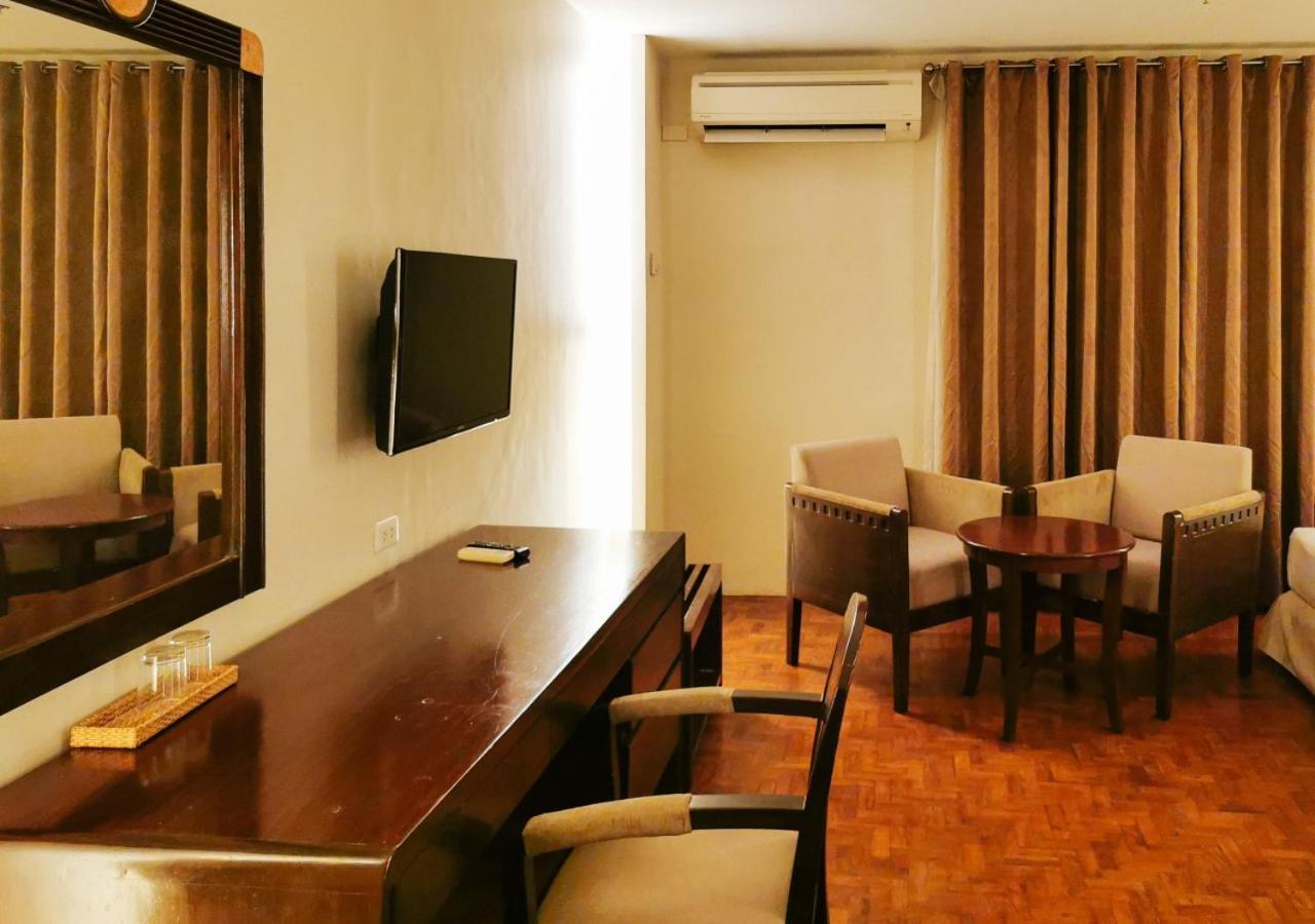 Hotel Reddoorz Near Mango Avenue 3*