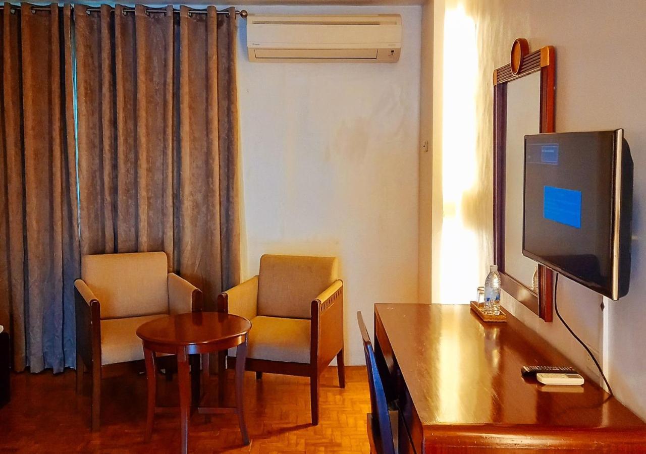 Hotel Reddoorz Near Mango Avenue 3*