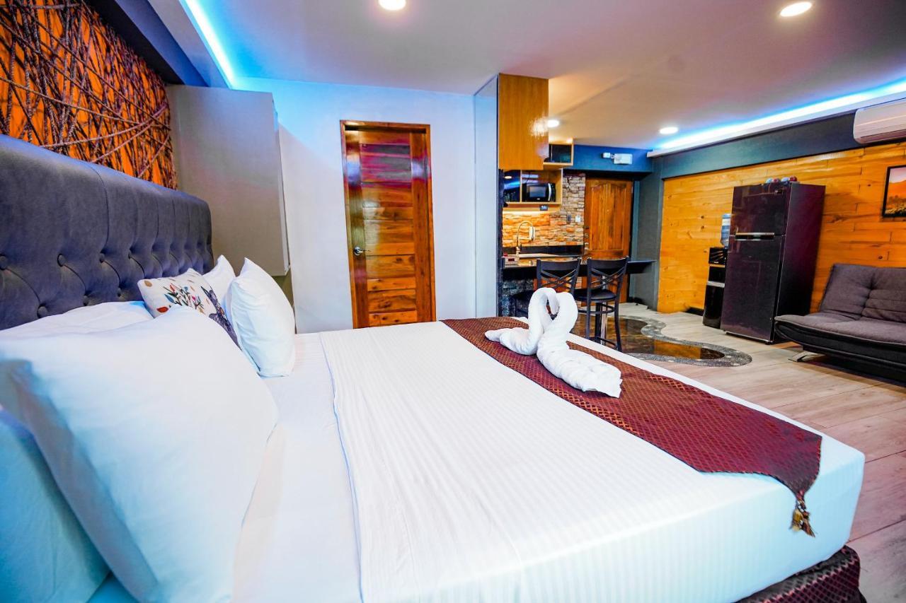 Clockworkorange Luxury 4-minutes Away To Airport *