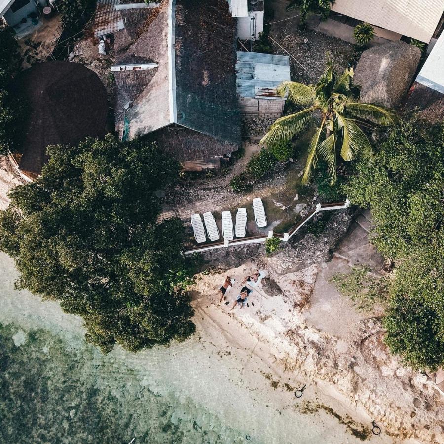 Pescador View - Beachfront & By The Ocean Hostels & Restaurant Moalboal