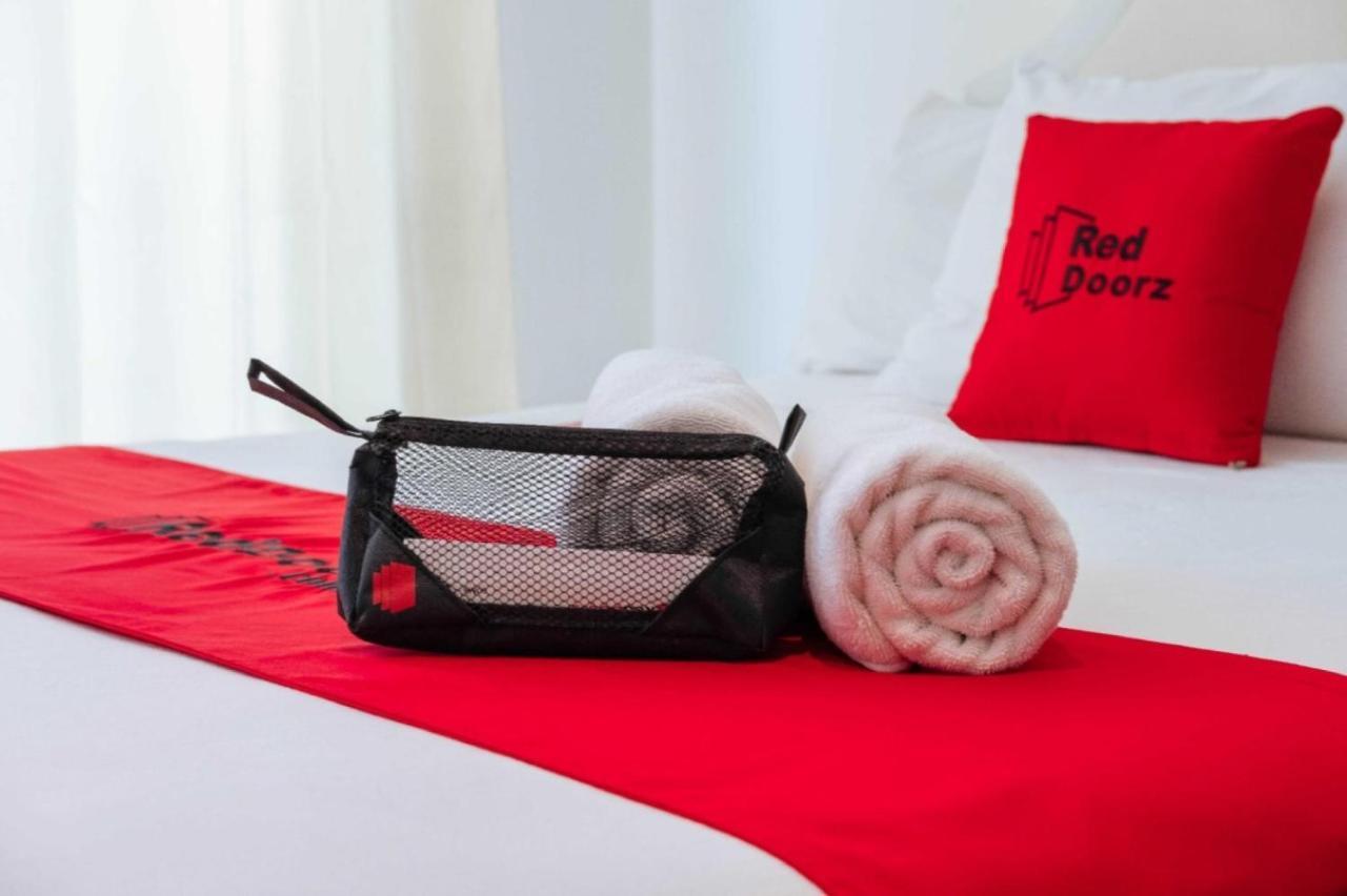 Reddoorz @ Park's Alcantara Hotel *