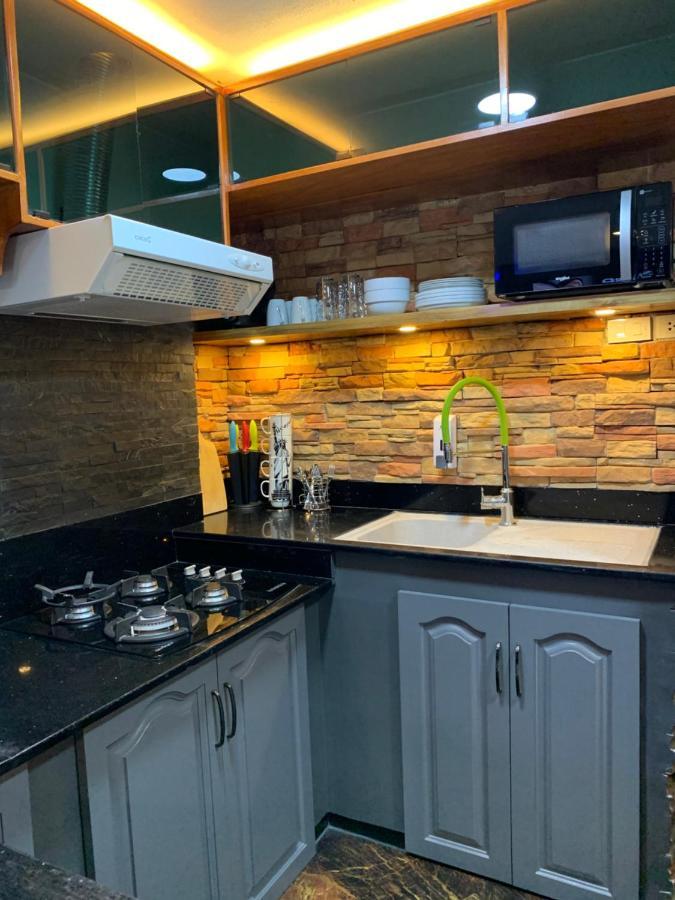 Clockworkorange Luxury With Netflix Lapu-Lapu City