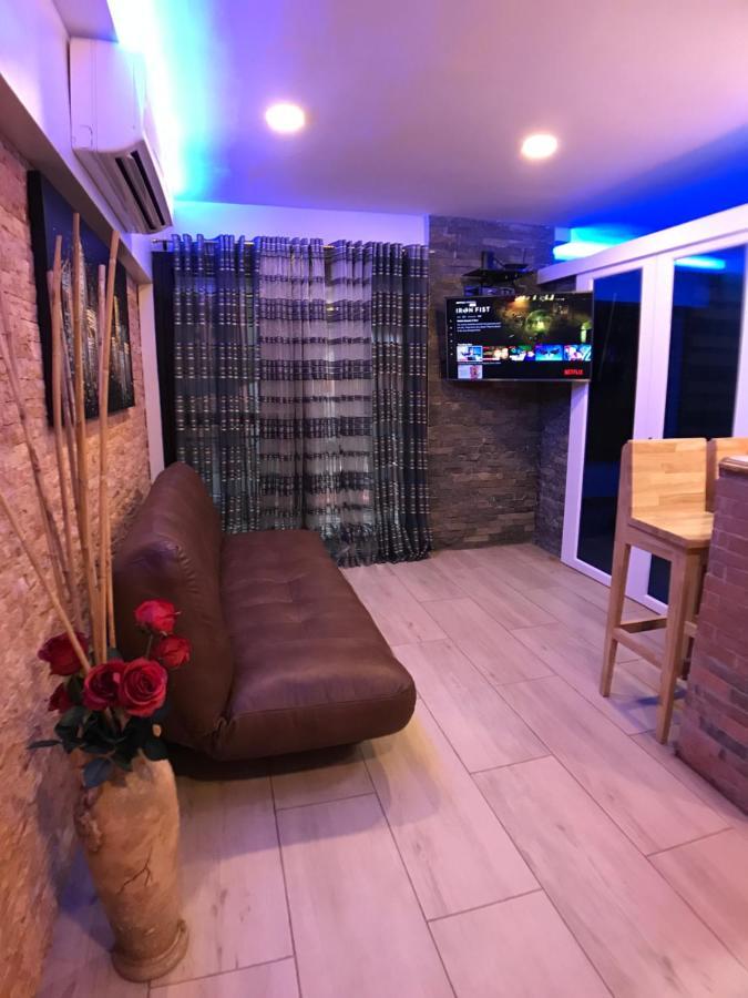 Clockworkorange Luxury With Netflix Apartamento Lapu-Lapu City